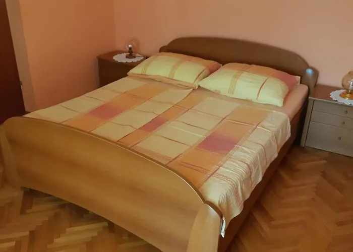 5241-3 For 4 Pers In Apartamento Lopar